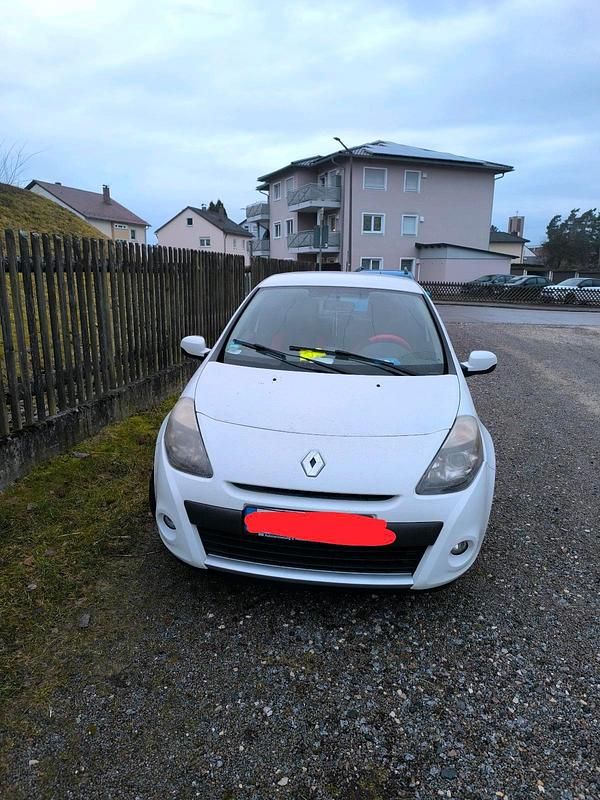 Gebraucht Renault Clio II 75 PS (55 kW) 2009 Weiß Kleinwagen