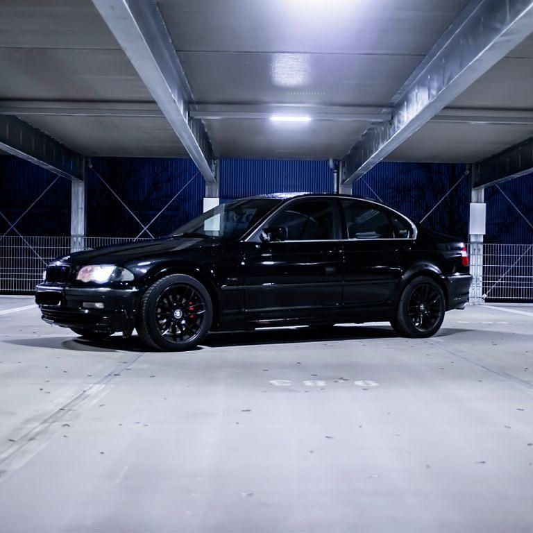 Schwarz Gebraucht 2000 BMW 325 Limousine | 5.000 € (Etwas zu teuer) - Bild 1/4