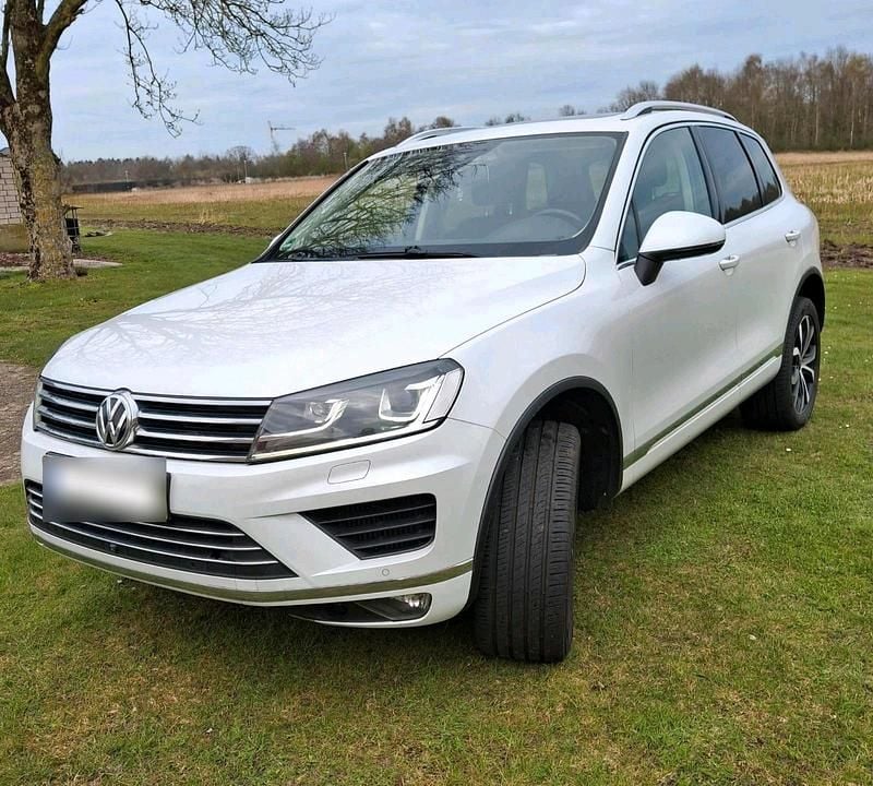 Gebraucht VW Touareg 262 PS (192 kW) 2015 Weiß SUV