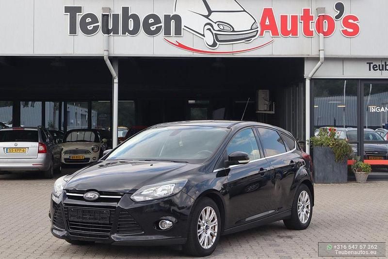 Schwarz Gebraucht 2013 Ford Focus S Limousine | 3.985 € (Fairer Preis) - Bild 1/4
