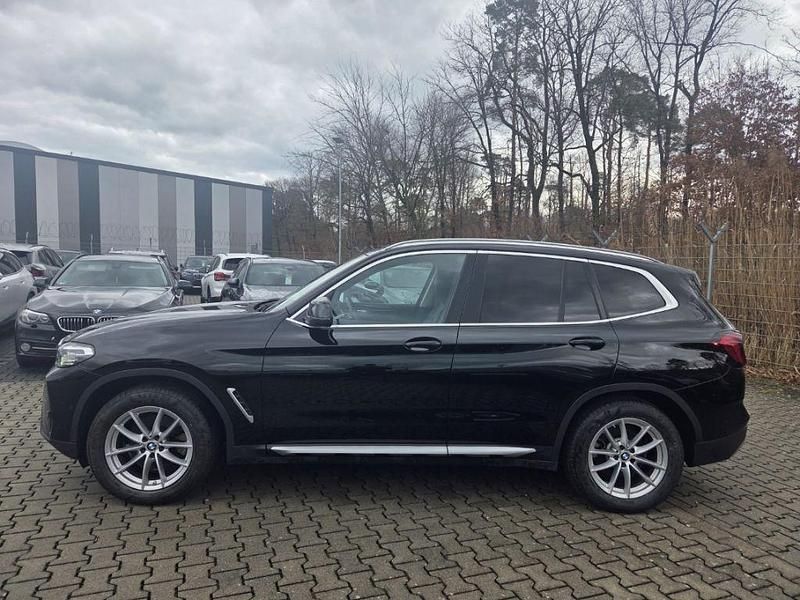 Gebraucht BMW X3 Sport Line 184 PS (135 kW) 2022 Schwarz SUV