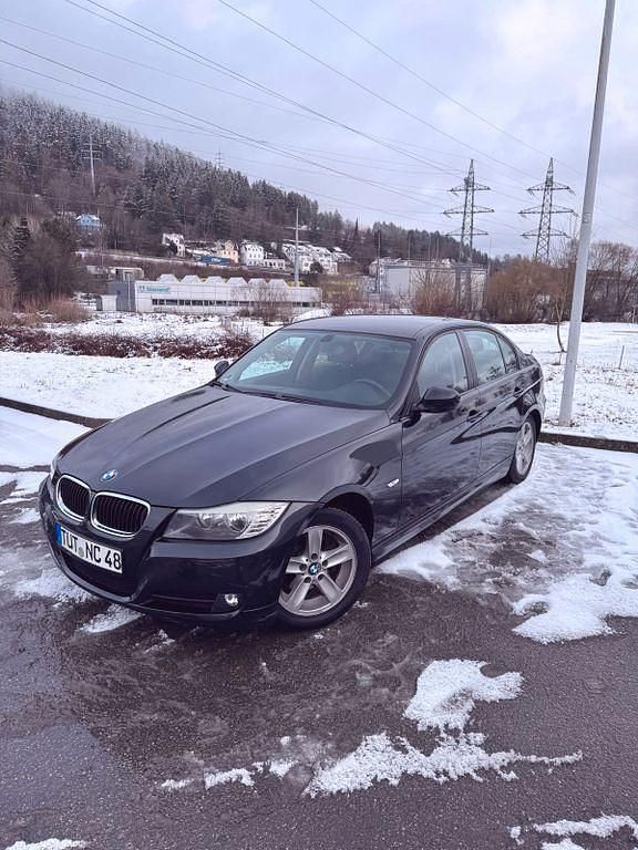 Gebraucht BMW 318 143 PS (105 kW) 2008 Schwarz Limousine