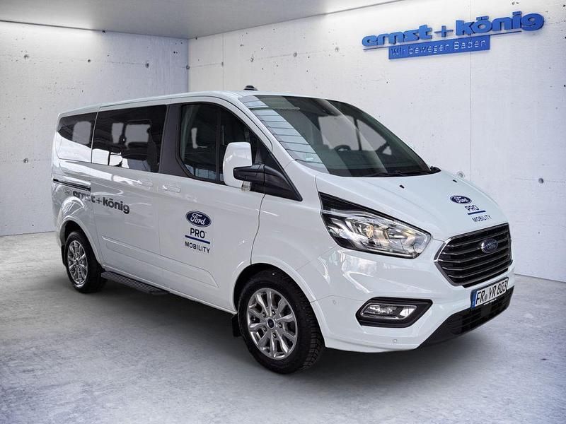 Gebraucht Ford Tourneo Titanium 131 PS (96 kW) 2022 Weiß Van / Kleinbus