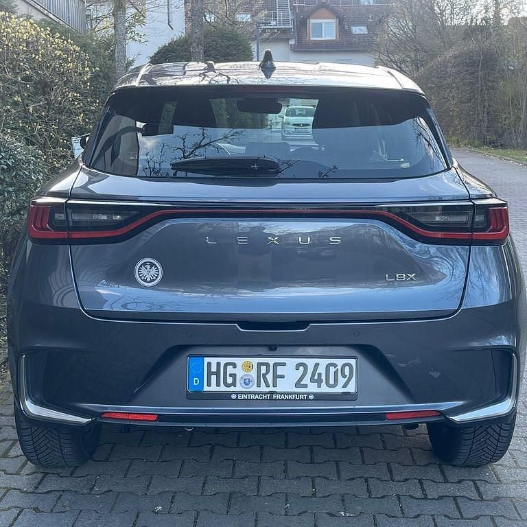 Gebraucht Lexus LBX E-FOUR 136 PS (100 kW) 2024 Grau SUV