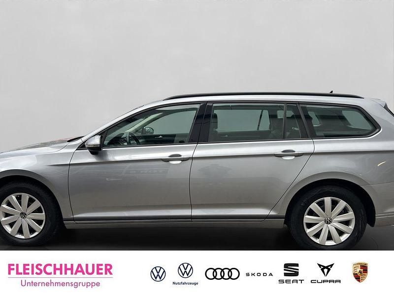 Gebraucht VW Passat Basis 200 PS (147 kW) 2021 Silber Kombi