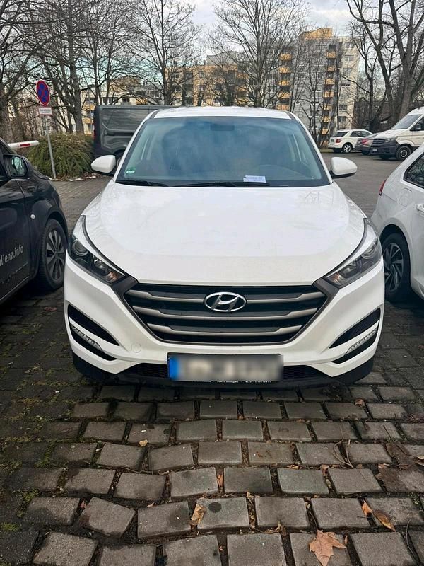 Gebraucht Hyundai Tucson 132 PS (97 kW) 2016 Grau SUV