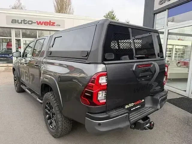 Gebraucht Toyota HiLux 204 PS (150 kW) 2025 Grau Pickup