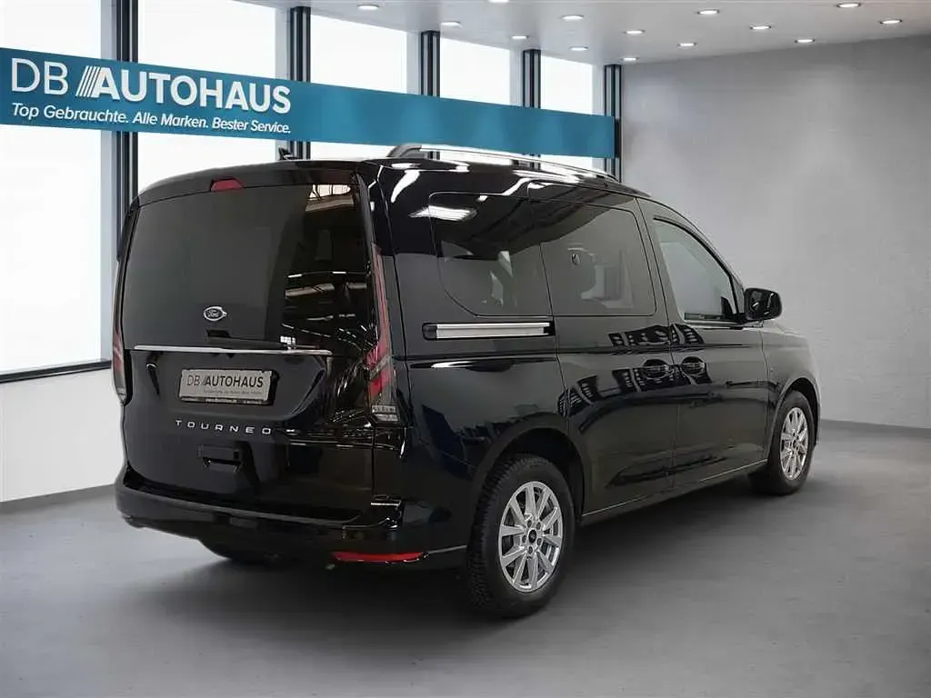 Gebraucht Ford Tourneo Connect Titanium 114 PS (83 kW) 2024 Schwarz Van / Kleinbus