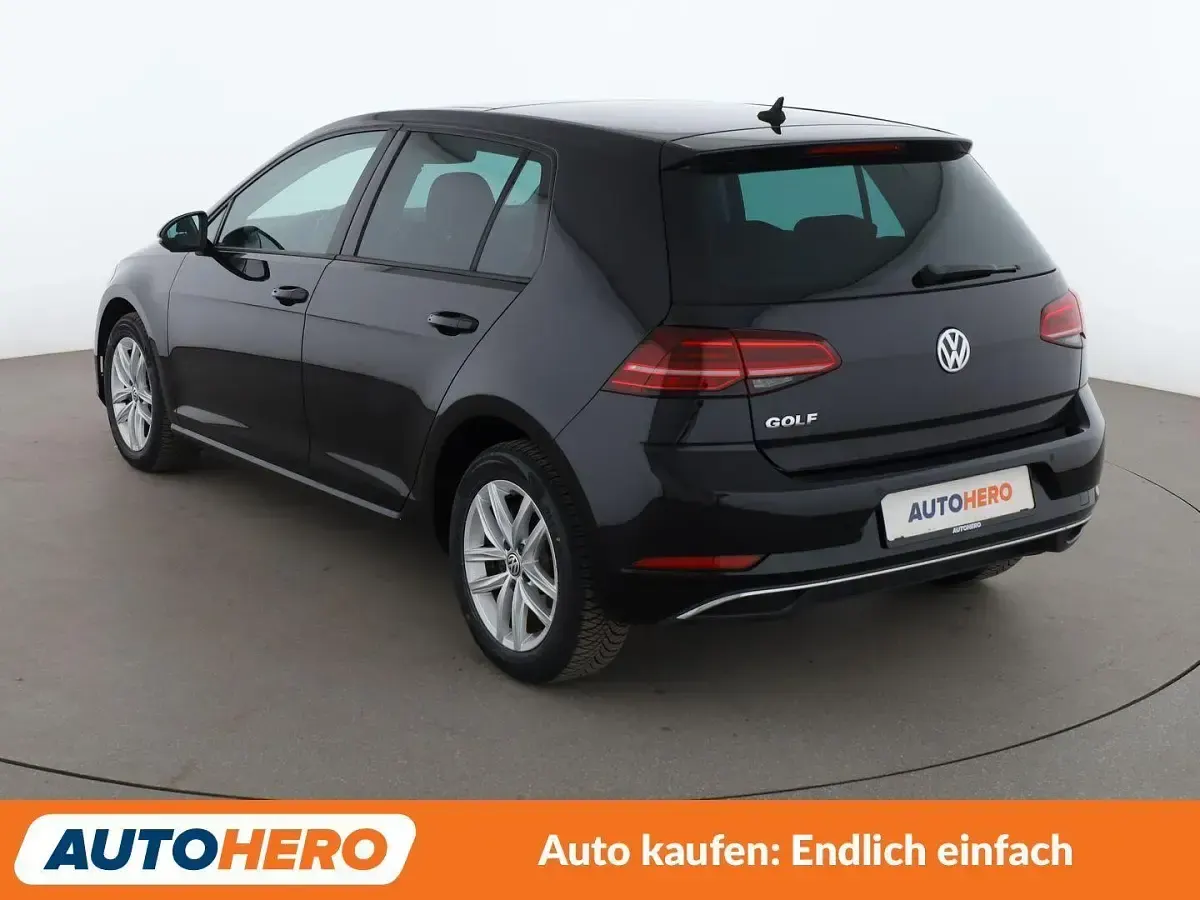 Gebraucht VW Golf VII Comfortline 110 PS (80 kW) 2017 Schwarz Limousine