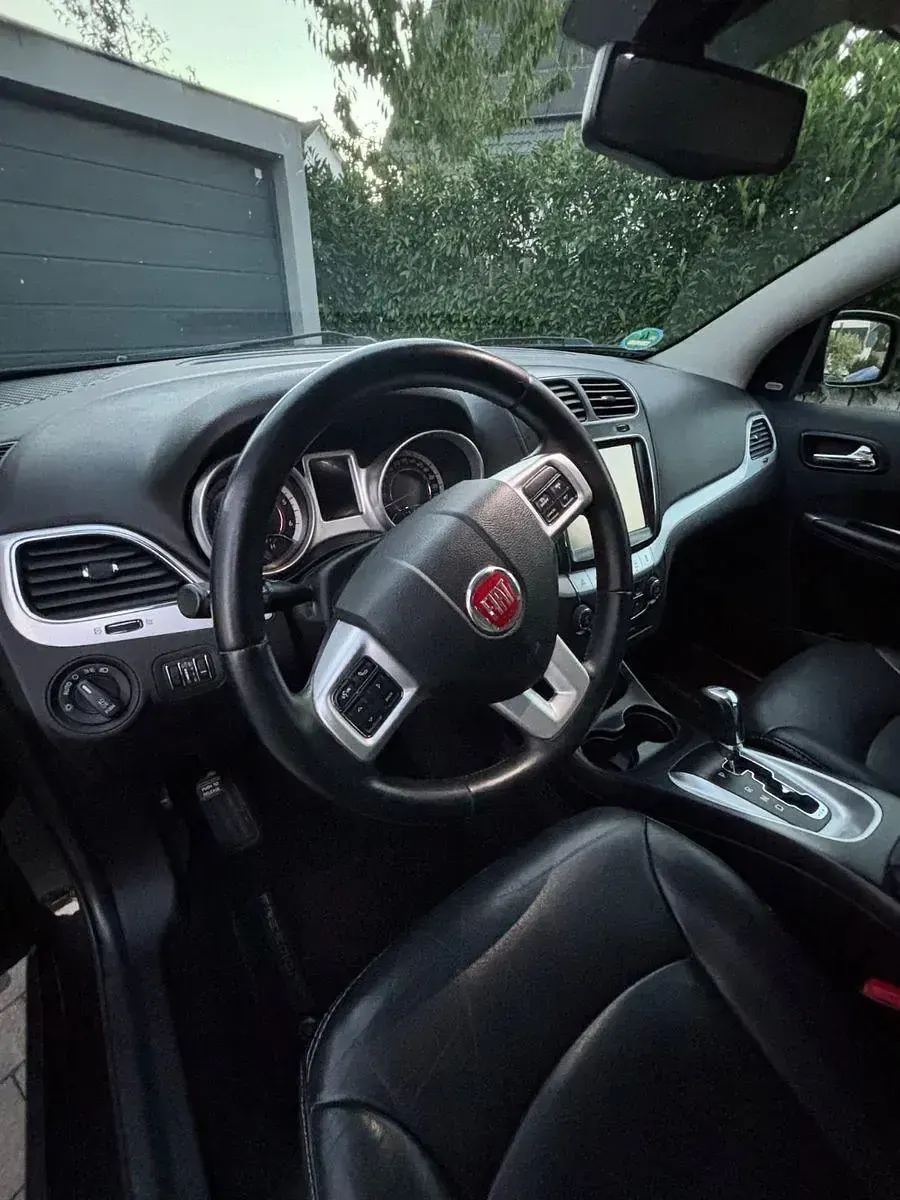 Gebraucht Fiat Freemont 170 PS (125 kW) 2013 Schwarz SUV