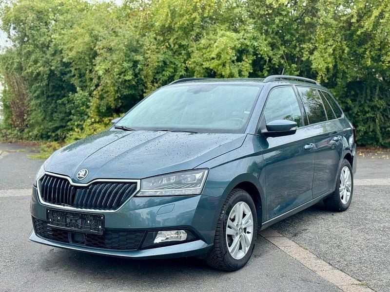 Grau Gebraucht 2019 Skoda Fabia Style Kombi | 6.950 € - Bild 1/4