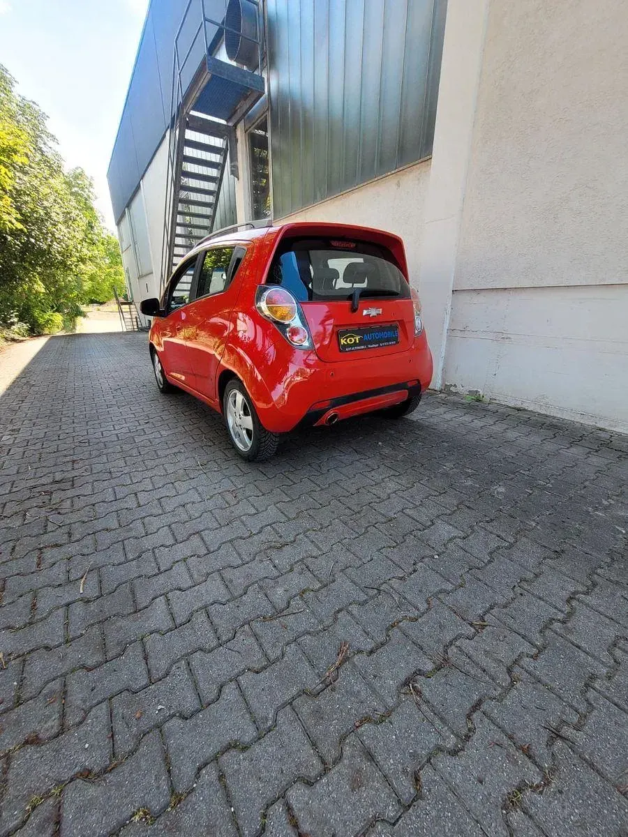 Gebraucht Chevrolet Spark LS 82 PS (60 kW) 2010 Rot Kleinwagen