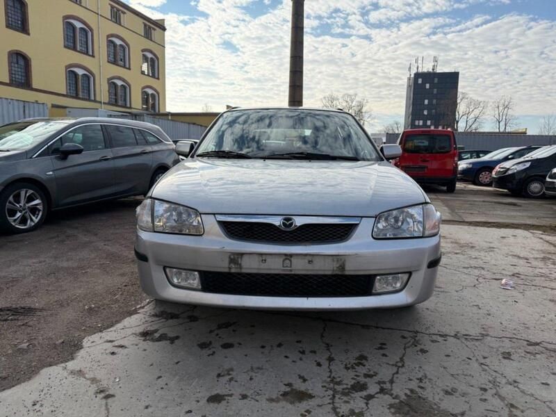 Silber Gebraucht 2000 Mazda 323 Kombi | 2.000 € - Bild 1/4