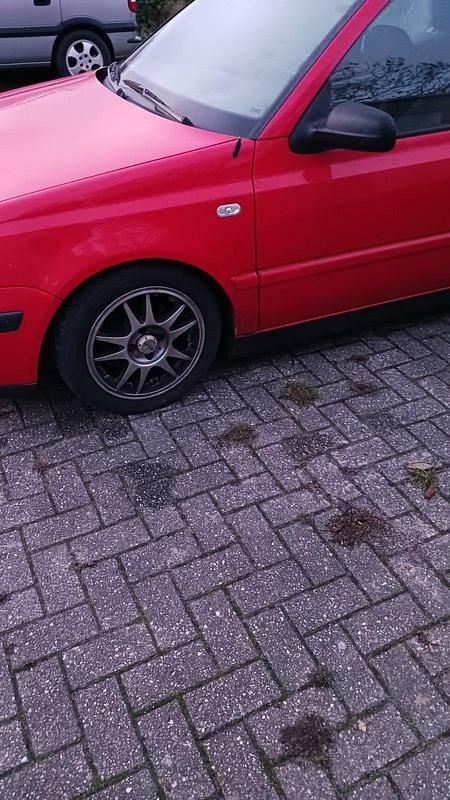 Gebraucht VW Golf Cabriolet 90 PS (66 kW) 2001 Rot Cabrio