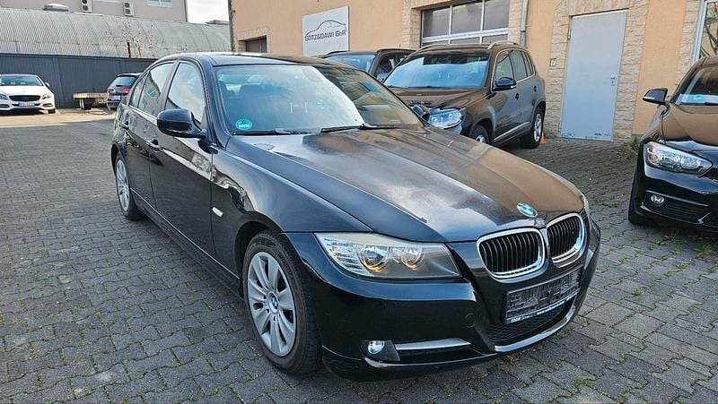 Second-hand BMW 318 143 CP (105 kW) 2009 Negru Berlinǎ