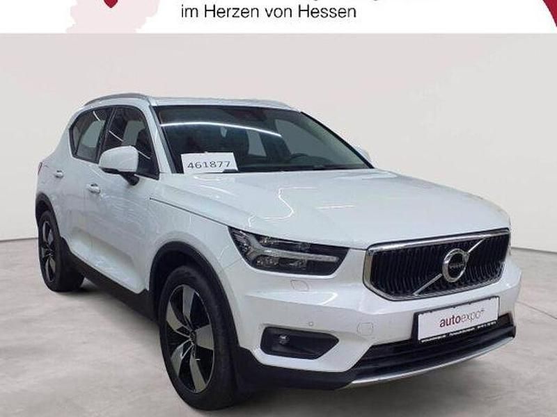 Weiß Gebraucht 2022 Volvo XC40 Momentum SUV | 24.489 € (Fairer Preis) - Bild 1/4