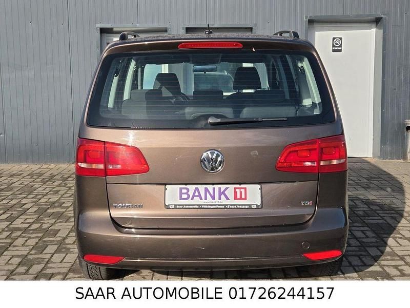Gebraucht VW Touran Trendline 105 PS (77 kW) 2014 Braun Van / Kleinbus