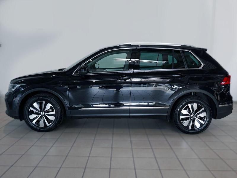 Gebraucht VW Tiguan Move 150 PS (110 kW) 2024 Deep black perleffekt SUV
