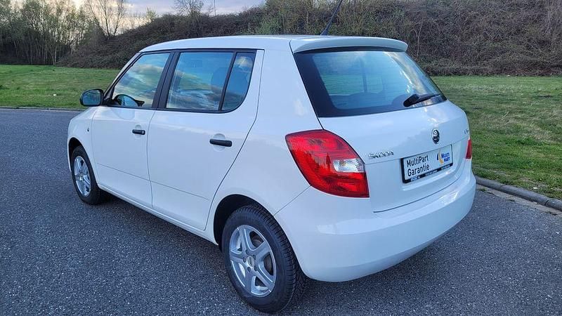 Gebraucht Skoda Fabia Cool Edition 60 PS (44 kW) 2014 Candyweiß Limousine