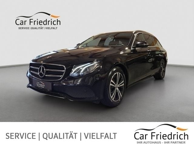 Schwarz Gebraucht 2020 Mercedes E220 Avantgarde Kombi | 29.450 € (Guter Preis) - Bild 1/4