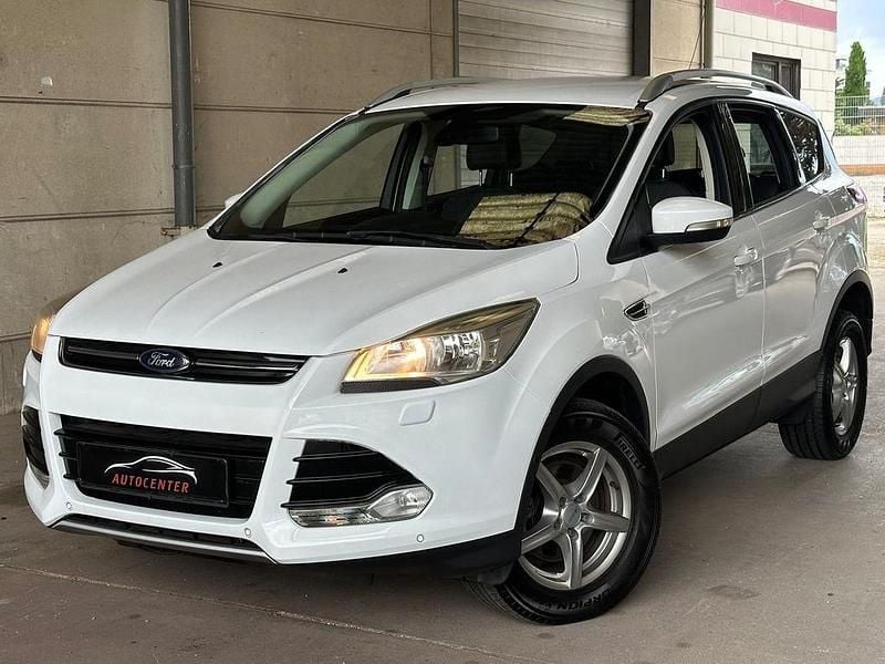 Weiß Gebraucht 2014 Ford Kuga Titanium SUV | 10.900 € (Fairer Preis) - Bild 1/4