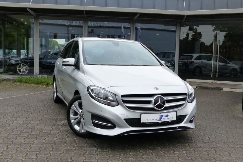 Polarsilber metalliclack Gebraucht 2018 Mercedes B200 Van / Kleinbus | 18.790 € (Fairer Preis) - Bild 1/4