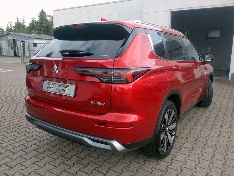 Gebraucht Mitsubishi Outlander P-HEV Edition 306 PS (225 kW) 2025 Rot SUV