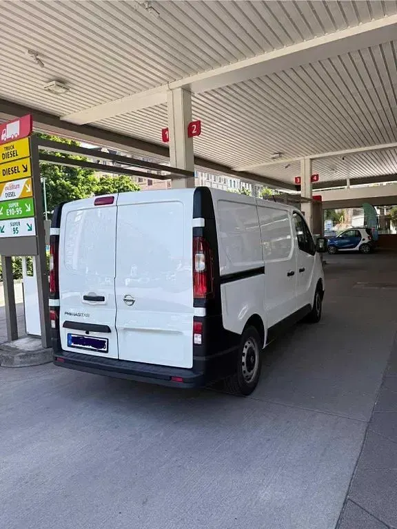 Gebraucht Nissan Primastar 110 PS (80 kW) 2022 Weiß Van / Kleinbus