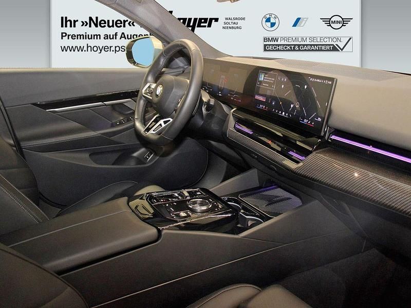 Gebraucht BMW 520 M Sport 208 PS (152 kW) 2025 Oxidgrau Limousine