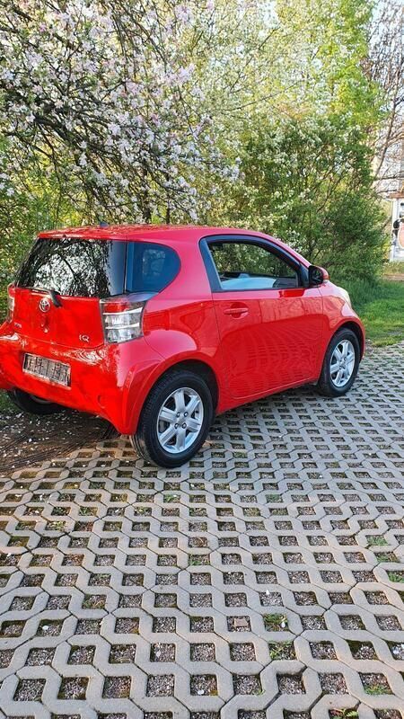 Rot Gebraucht 2009 Toyota iQ Kleinwagen | 2.700 € (Superpreis) - Bild 1/4