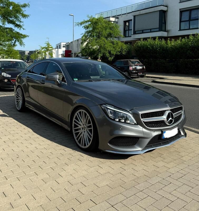 Grau Gebraucht 2015 Mercedes CLS350 AMG line Limousine | 19.999 € (Guter Preis) - Bild 1/4