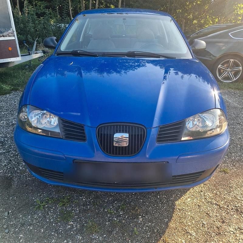 Blau Gebraucht 2003 Seat Ibiza Kleinwagen | 900 € (Fairer Preis) - Bild 1/4