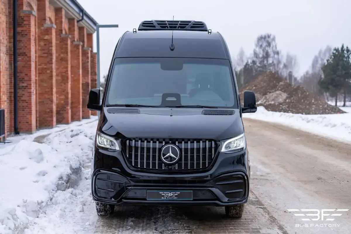 Neu Mercedes Sprinter Luxury 190 PS (139 kW) 2026 Schwarz Van