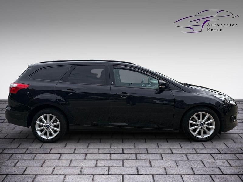 Gebraucht Ford Focus 105 PS (77 kW) 2013 Schwarz Kombi