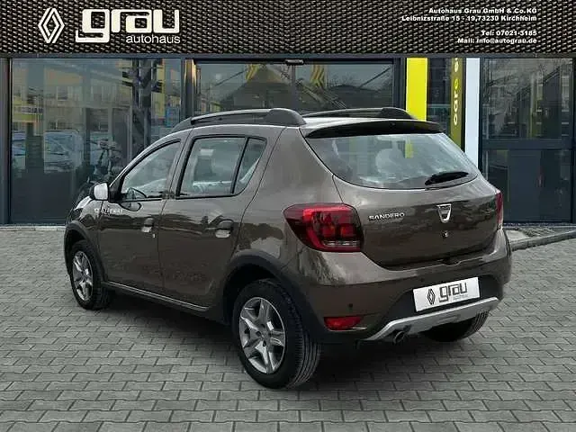 Gebraucht Dacia Sandero Stepway 75 PS (55 kW) 2019 Quarzitbraun Kleinwagen
