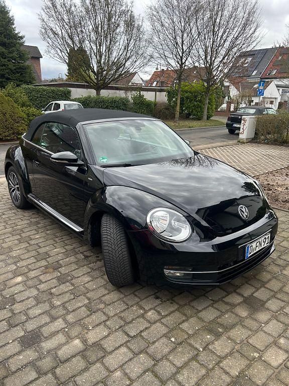 Gebraucht VW Beetle Allstar 105 PS (77 kW) 2016 Schwarz Kleinwagen