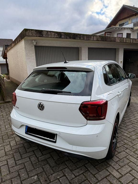 Gebraucht VW Polo Highline 95 PS (69 kW) 2019 Weiß Kleinwagen