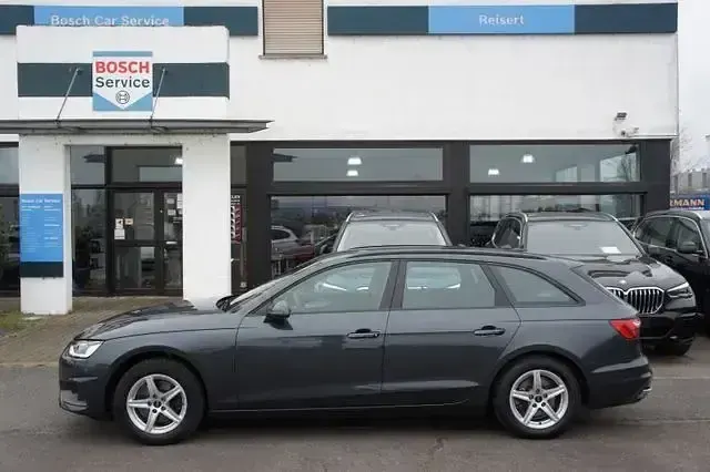 Gebraucht Audi A4 Basis 136 PS (100 kW) 2024 Grau Kombi