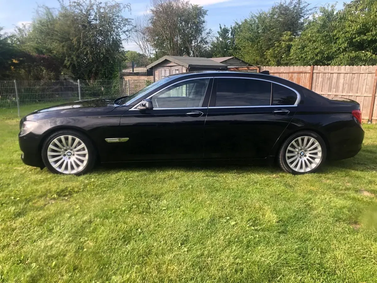Gebraucht BMW 740L 258 PS (189 kW) 2010 Schwarz Limousine