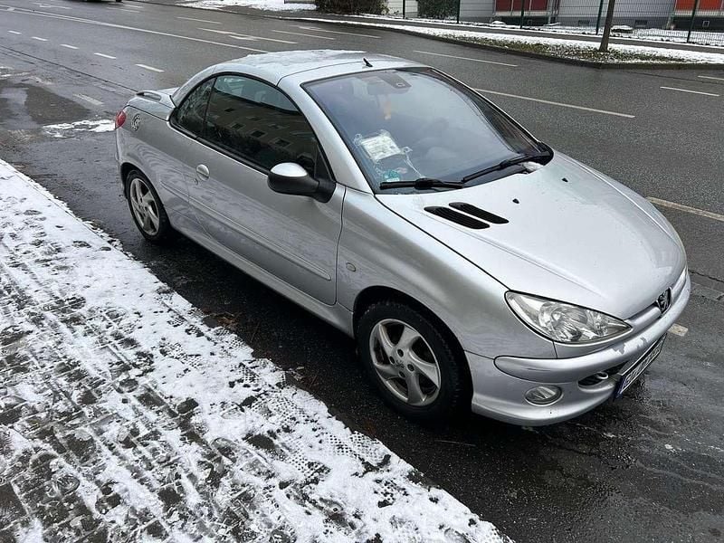 Gebraucht Peugeot 206 CC Filou 109 PS (80 kW) 2003 Grau Cabrio