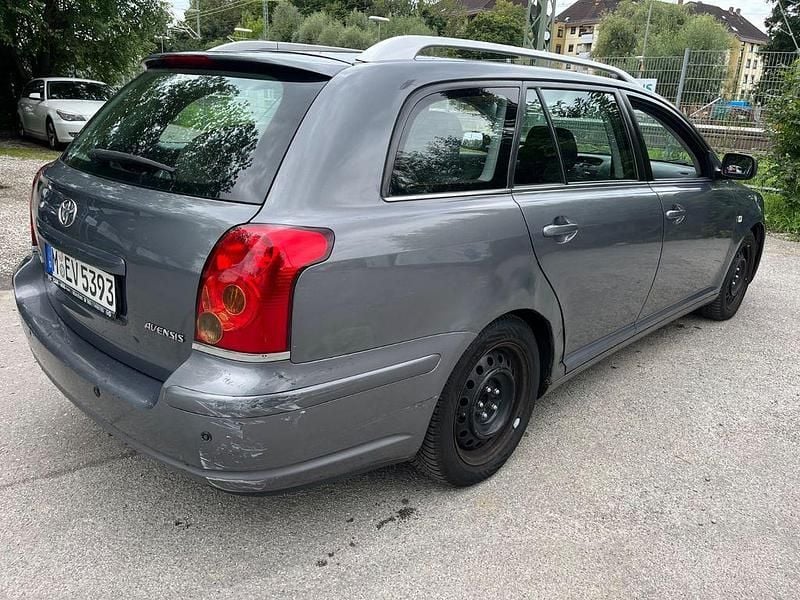 Gebraucht Toyota Avensis 116 PS (85 kW) 2003 Grau Kombi