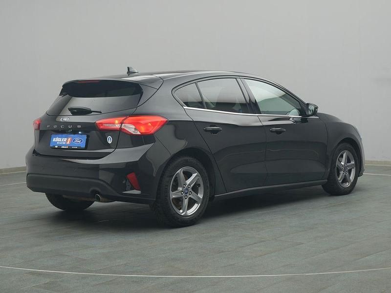Gebraucht Ford Focus Cool & Connect 120 PS (88 kW) 2022 Obsidianschwarz Limousine