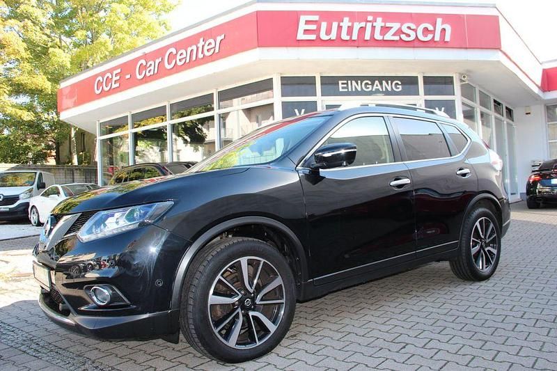 Schwarz Gebraucht 2015 Nissan X-Trail Tekna SUV | 14.780 € (Fairer Preis) - Bild 1/4