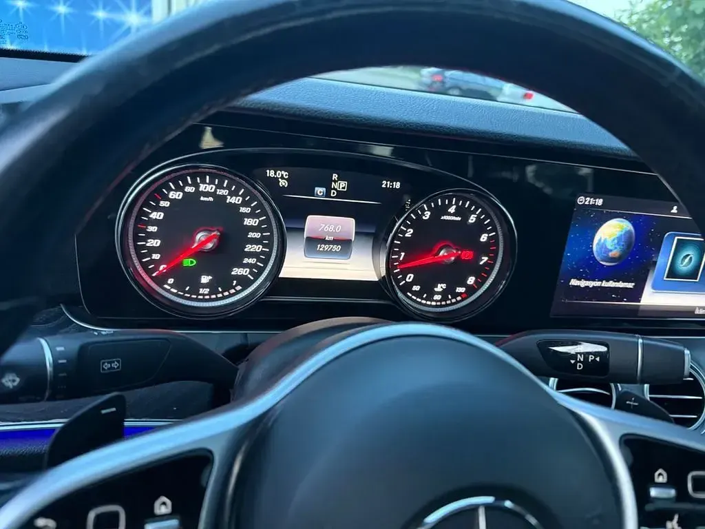 Gebraucht Mercedes E200 184 PS (135 kW) 2019 Grau Limousine