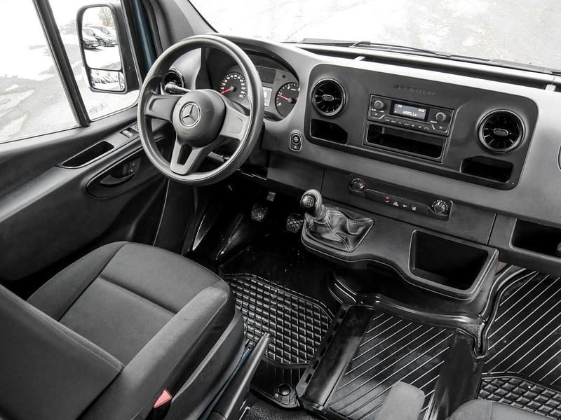 Gebraucht Mercedes Sprinter 150 PS (110 kW) 2021 Grün Van