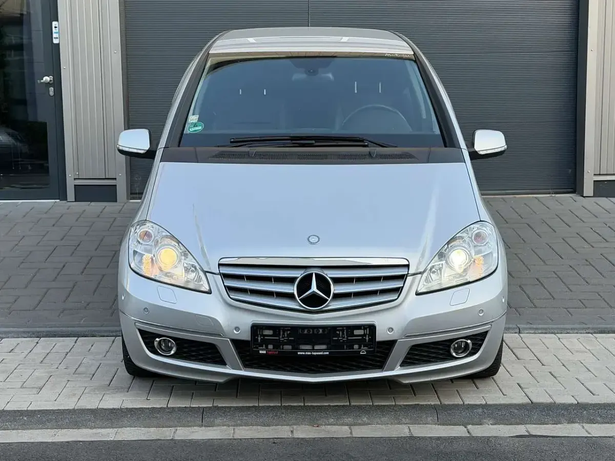 Gebraucht Mercedes A200 Exclusive 193 PS (141 kW) 2010 Polarsilber  metalliclack Kleinwagen