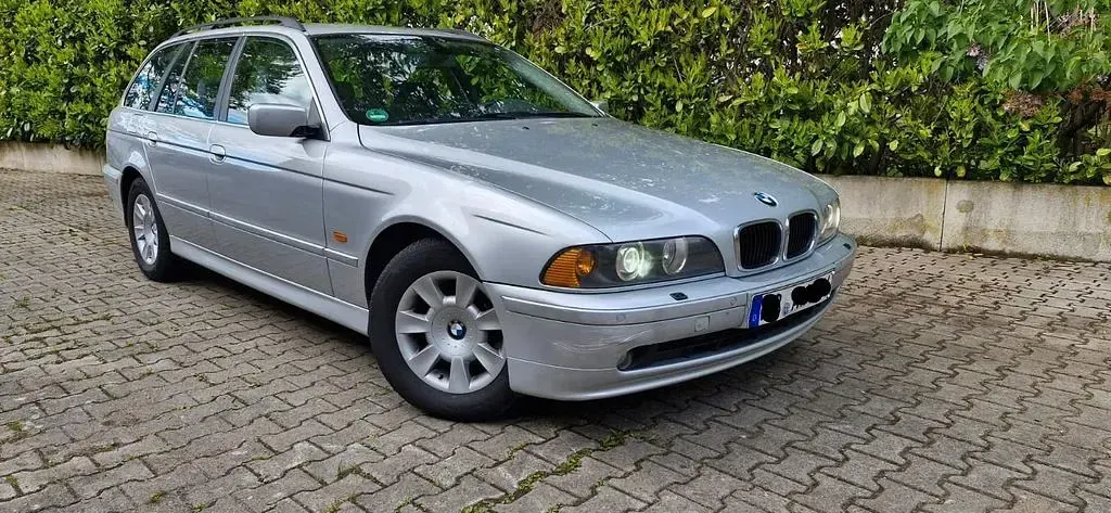 Käytetty BMW 525 192 HP (141 kW) 2002 Hopea Farmari