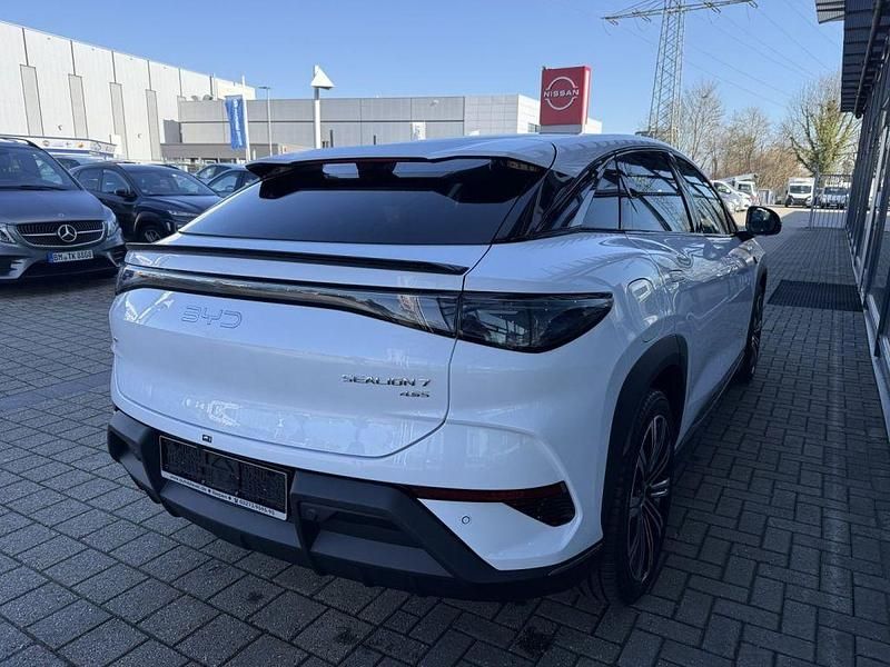 Neu BYD Sealion 7 389 kW (530 PS) 2026 Weiß SUV