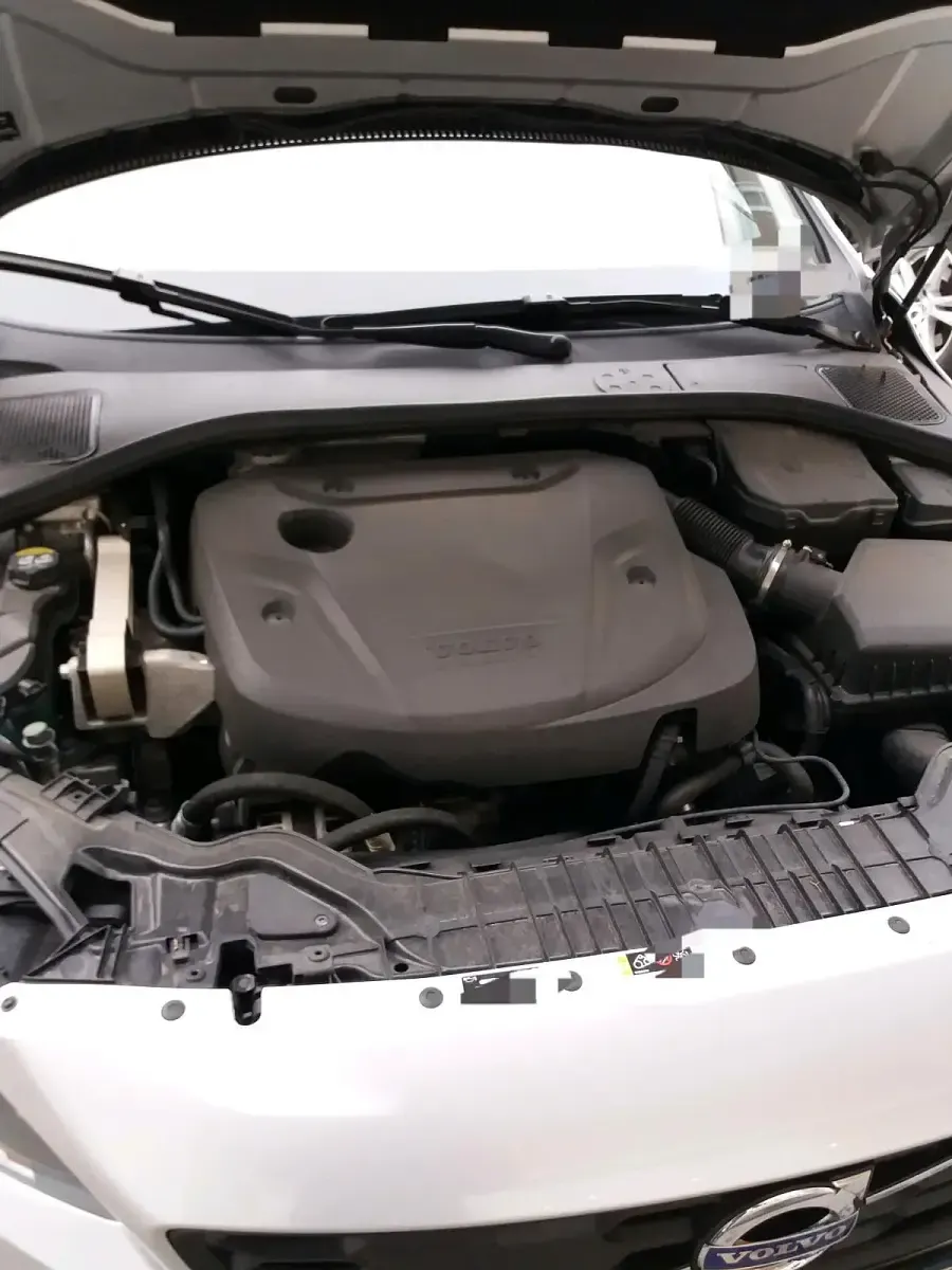 Gebraucht Volvo V60 CC 150 PS (110 kW) 2017 Beige Kombi