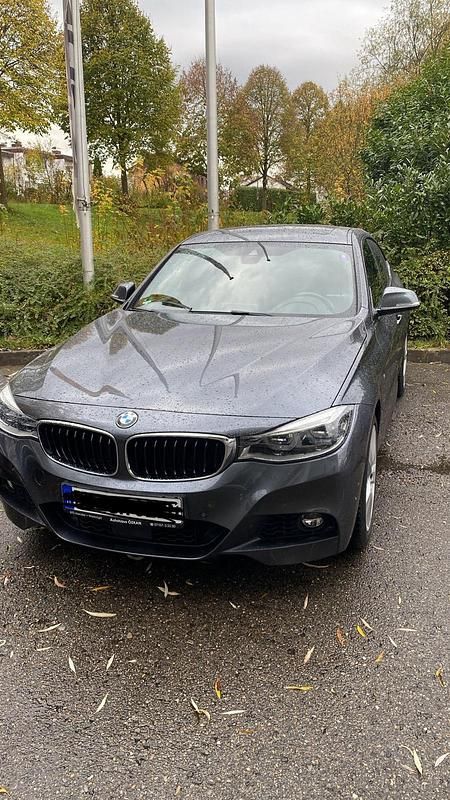 Gebraucht BMW 330 252 PS (185 kW) 2017 Grau Limousine